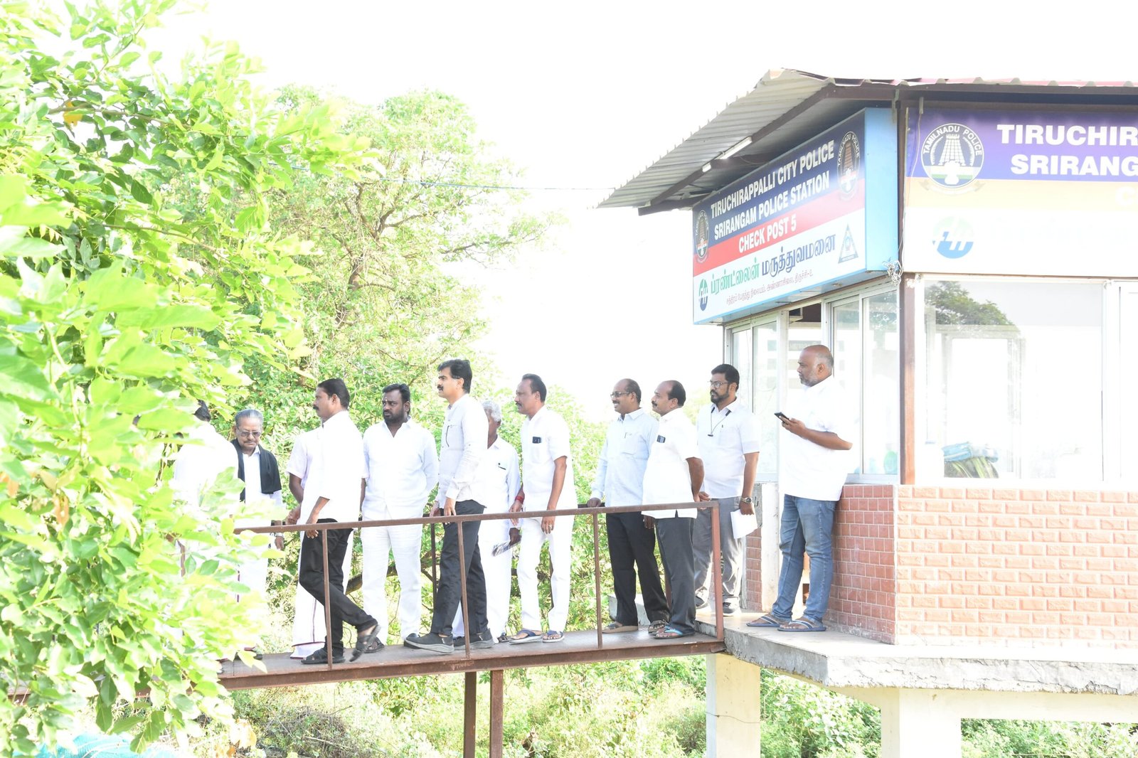 சூறாவளியை போல சுற்றுப்பயணம் மேற்கொண்டு மக்கள் பணிகளை ஆய்வு செய்த திருச்சி பாராளுமன்ற தொகுதி எம்பி
