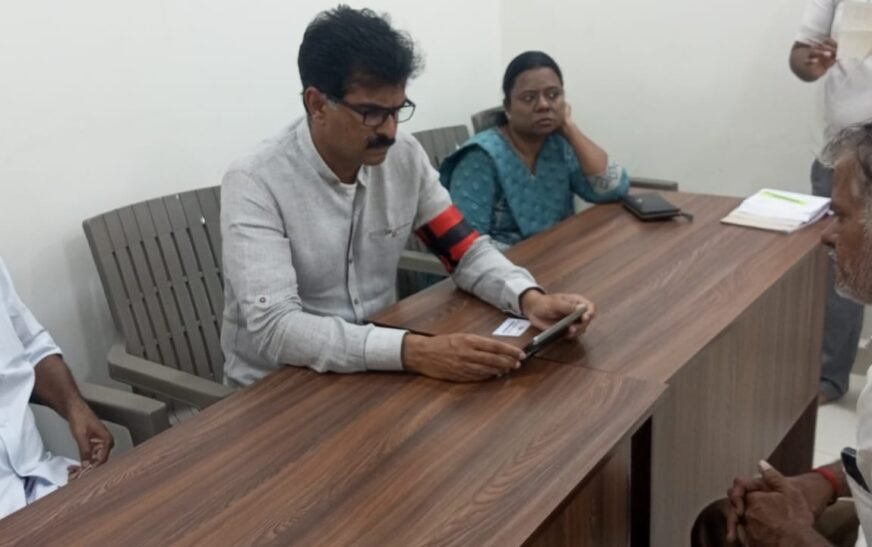 வாரிசு அரசியல் சரியா……..