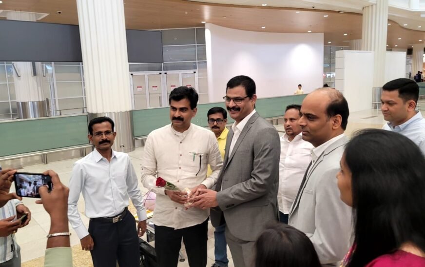 சாதி சான்றிதழ் இல்லாமல் கல்வி தடை பட்ட மாணவர் – கை கொடுத்து உதவிய பாஜக பிரமுகர்