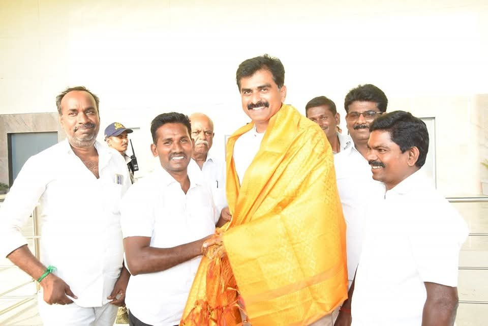 கார் ஓட்டுனரின் கனவை நிஜமாக்கிய துரை வைகோ mp