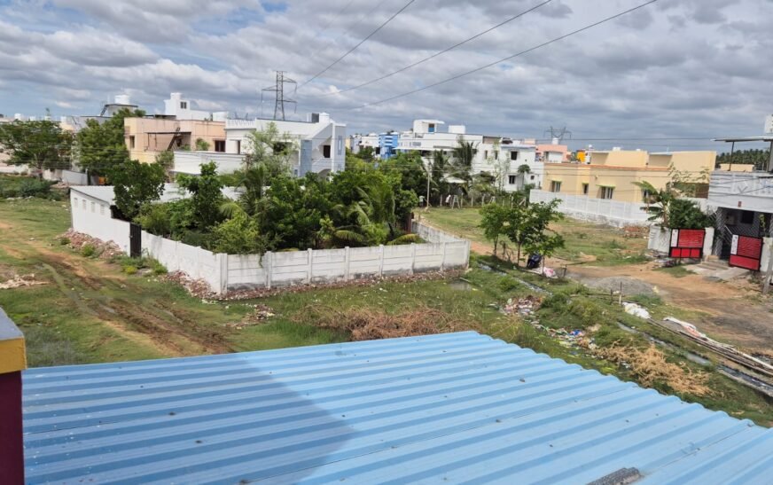 குடியிருப்புகளை சூழ்ந்துள்ள கழிவுநீர் நோய் தொற்றுக்கு உள்ளாகும் மக்கள் கண்டு கொள்வாரா ஸ்ரீரங்கம் சட்டமன்ற தொகுதி எம்எல்ஏ