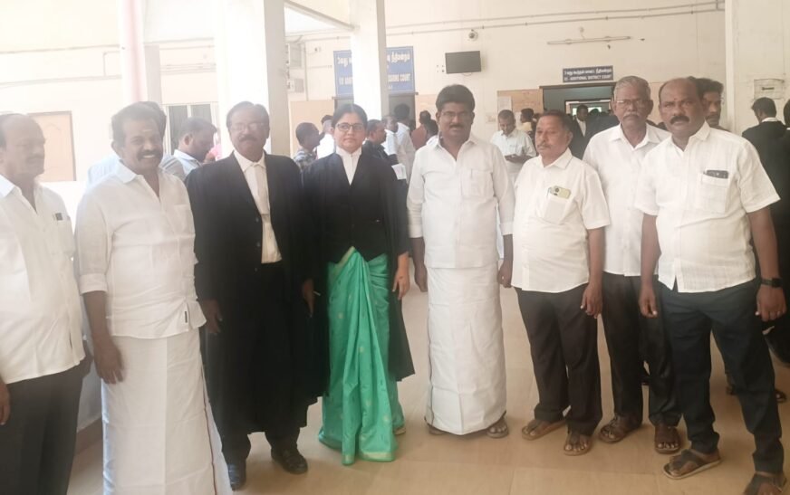 திருச்சி நீதிமன்றத்திற்கு வந்த மதிமுக நிர்வாகிகள்