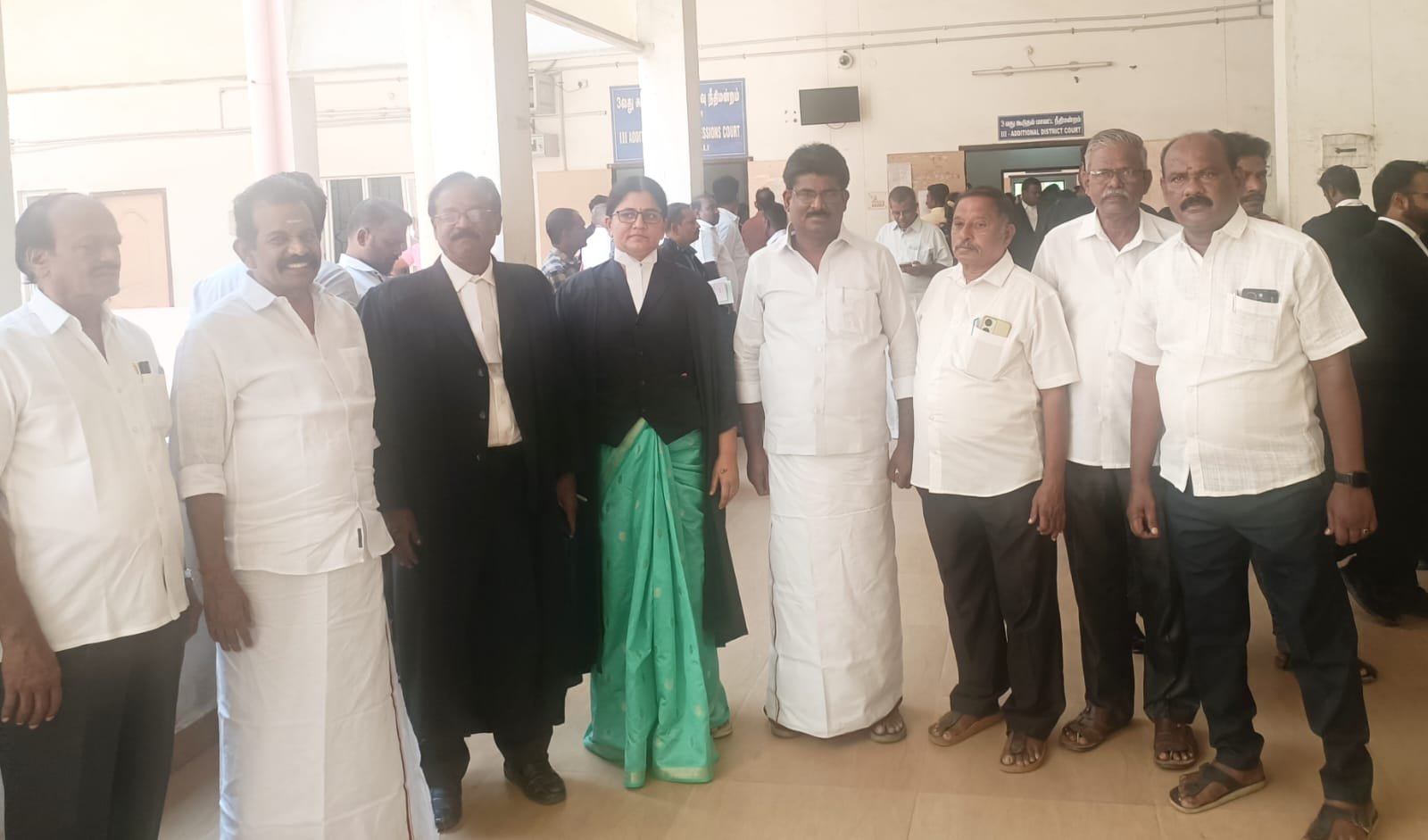 திருச்சியி நீதிமன்றத்திற்கு வந்த மதிமுக நிர்வாகிகள்