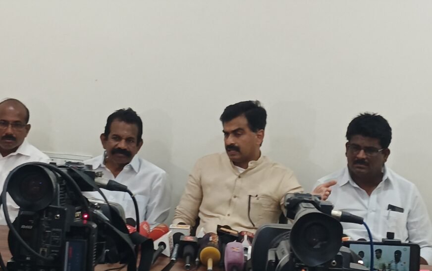 சுட்டெரிக்கும் வெய்யலில் தொடர் ஆய்வுபணிகளில் ஈடுபட்ட துரை வைகோ mp