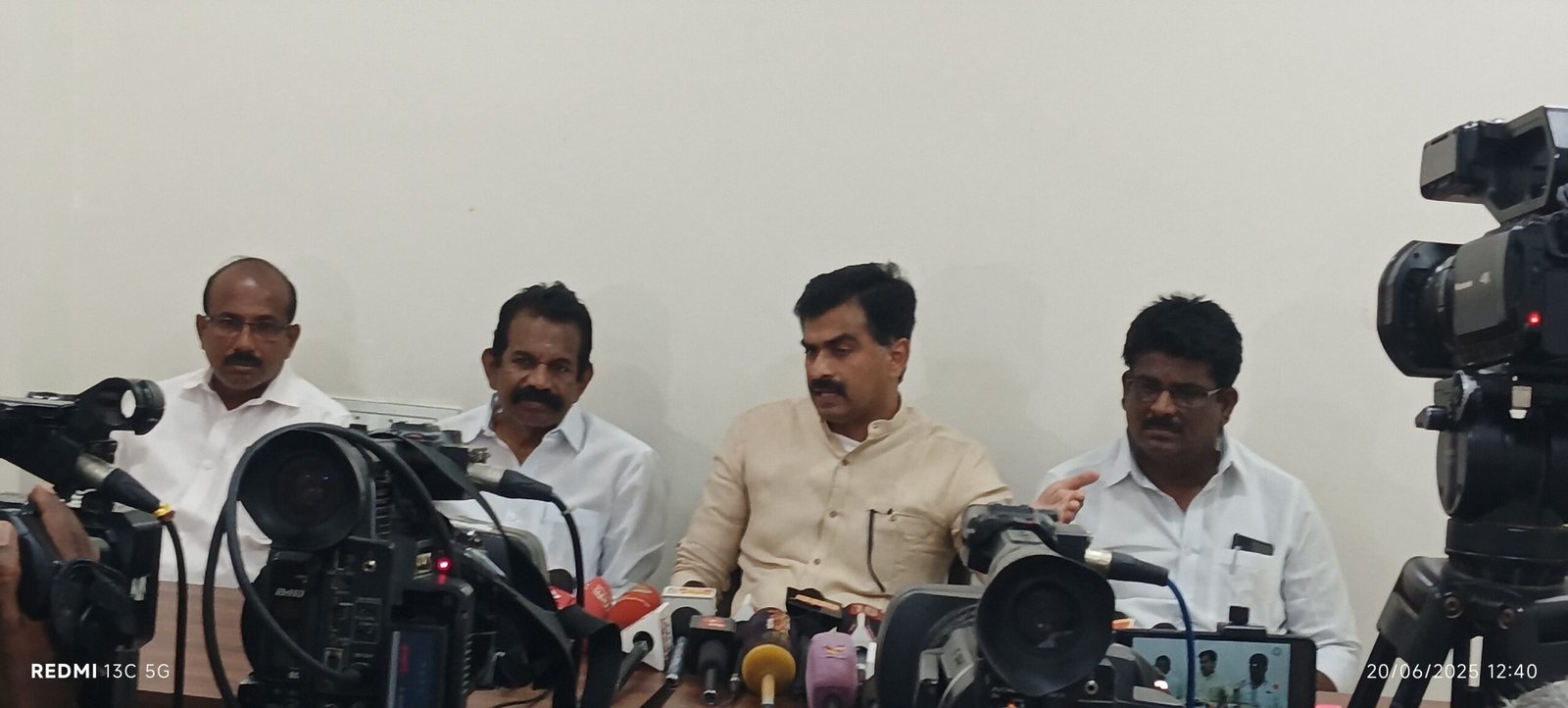சுட்டெரிக்கும் வெய்யலில் தொடர் ஆய்வுபணிகளில் ஈடுபட்ட துரை வைகோ mp