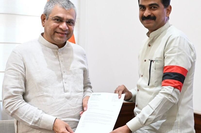 புதுக்கோட்டை மாவட்டத்தில் உள்ள, எல்.சி. எண் 355, கீரனூர் – திருச்சி–காரைக்குடி பிரிவில் இரயில்வே மேம்பாலம் கட்டுவதற்கான கோரிக்கை