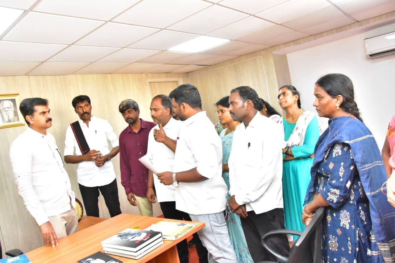 தொடக்கப்பள்ளி ஆசிரியர்கள் (Secondary Grade Teachers) காலி பணி இடங்களை தகுதி தேர்வு மற்றும் நியமன தேர்வில் தேர்ச்சி பெற்றுள்ளவர்களுக்குநிரந்தர பணி நியமன ஆணை வழங்கிடுக – துரை வைகோMP