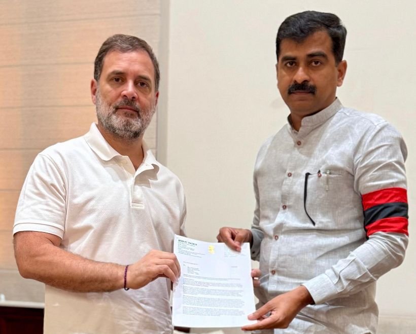 மக்களவை எதிர்க்கட்சித் தலைவர் ராகுல் காந்தியுடன் ரஷ்ய ராணுவத்தால் சிறைபிடிக்கப்பட்ட மருத்துவ மாணவனை மீட்பதற்காக உரையாடிய துரை வைகோ எம்பி